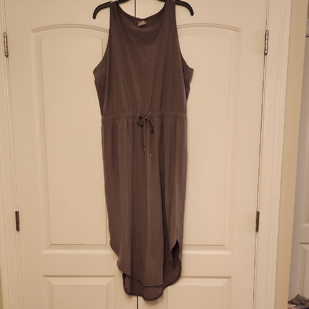 Elegant Gray Sleeveless Dress